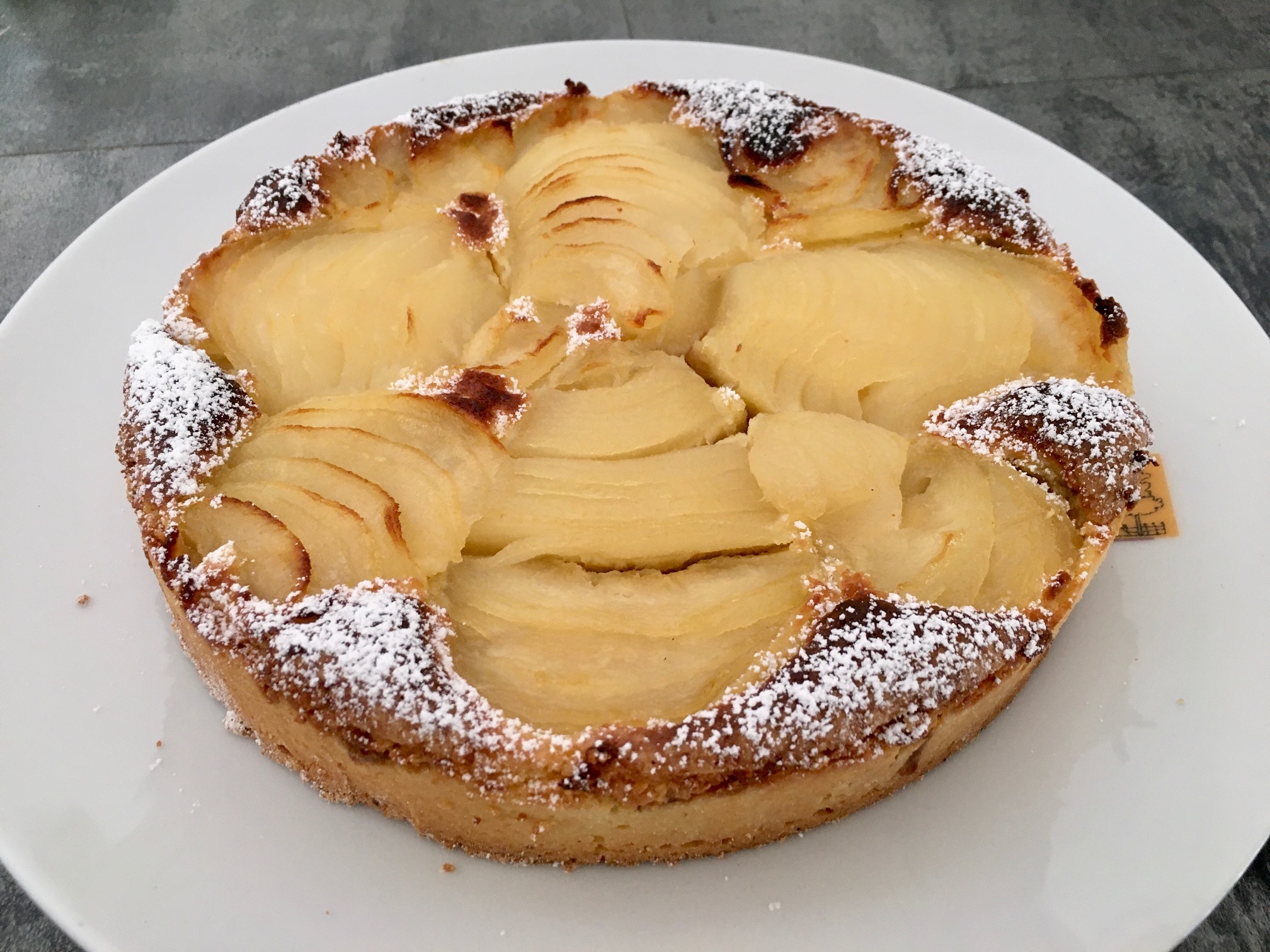 Tarte Aux Poires, Crème D'amande Et Confiture De Framboise